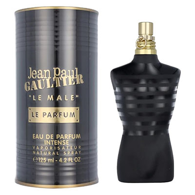 Frasco de Le Male Le Parfum com detalhes dourados em fundo sofisticado.